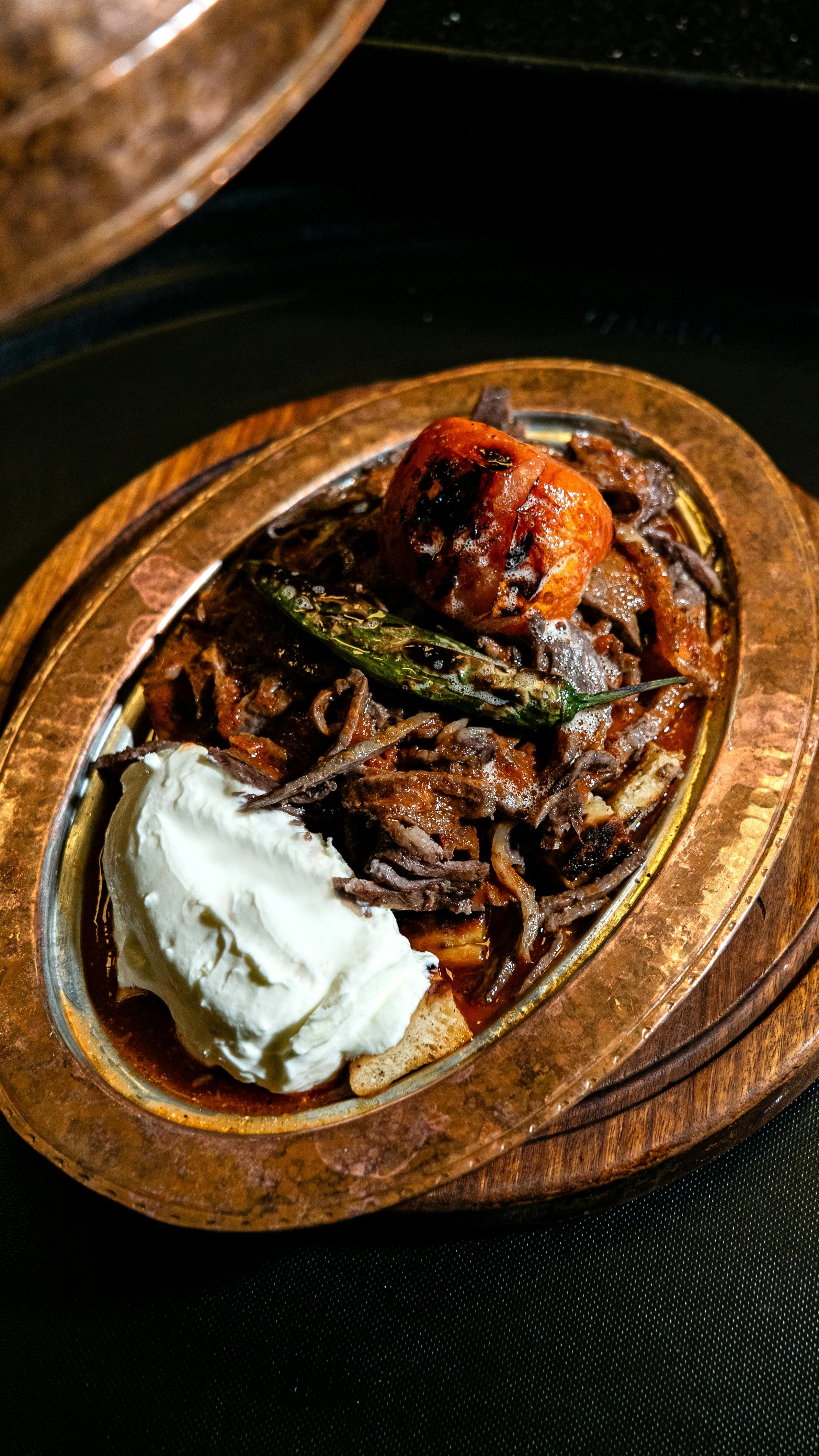 Bakır tabakta İskender
